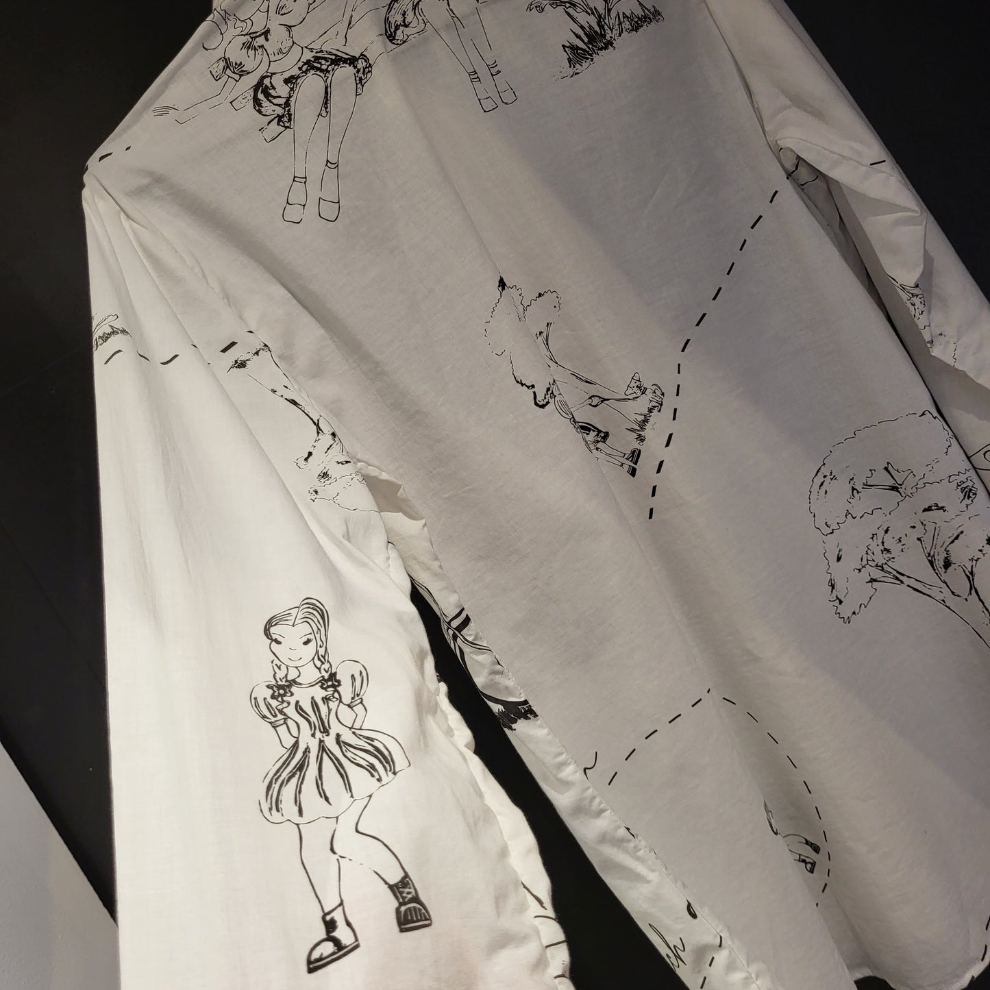 Camicia donna tessuto di design “We Live ” in bianco