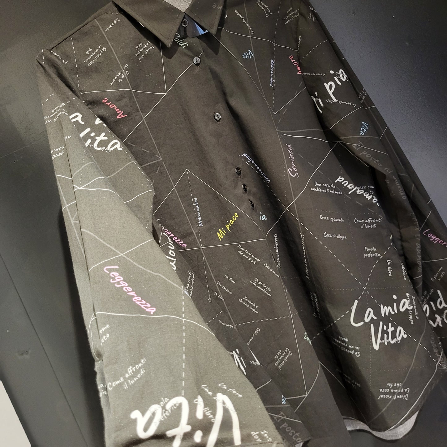 Camicia donna tessuto di design “Origami ” in nero